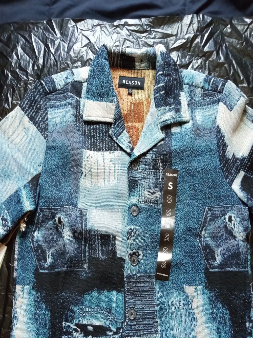 (NWT) Reason Mosaic Tapestry Button Down Short Sleeve Knit Shirt Mens Small